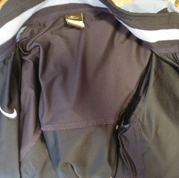 NIKE SUSTAINABLE FULL ZIP FRONT UNC CAROLINA TARHEELS JACKET, BLUE S - Picture 13 of 13